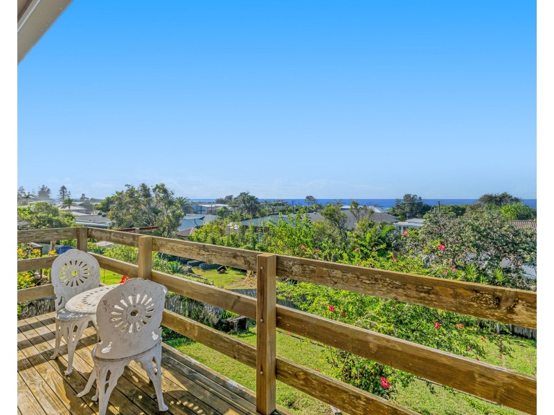 1546 Ocean Drive, Lake Cathie NSW 2445