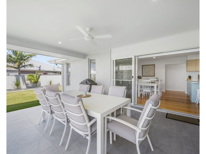 20 Seahorse Rise, Lake Cathie NSW 2445