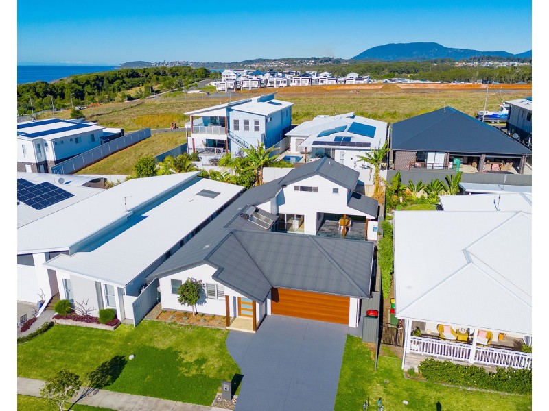 20 Aquarius Avenue, Lake Cathie NSW 2445