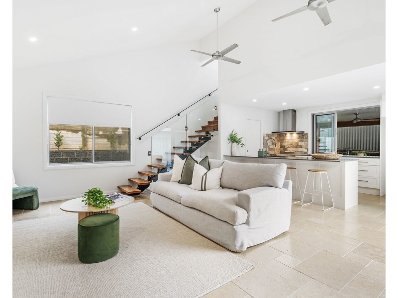 20 Aquarius Avenue, Lake Cathie NSW 2445