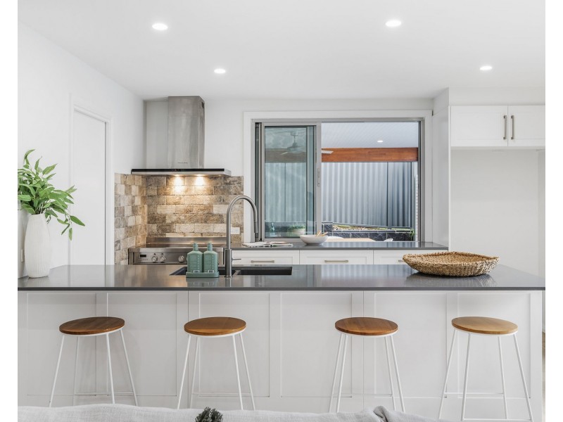 20 Aquarius Avenue, Lake Cathie NSW 2445