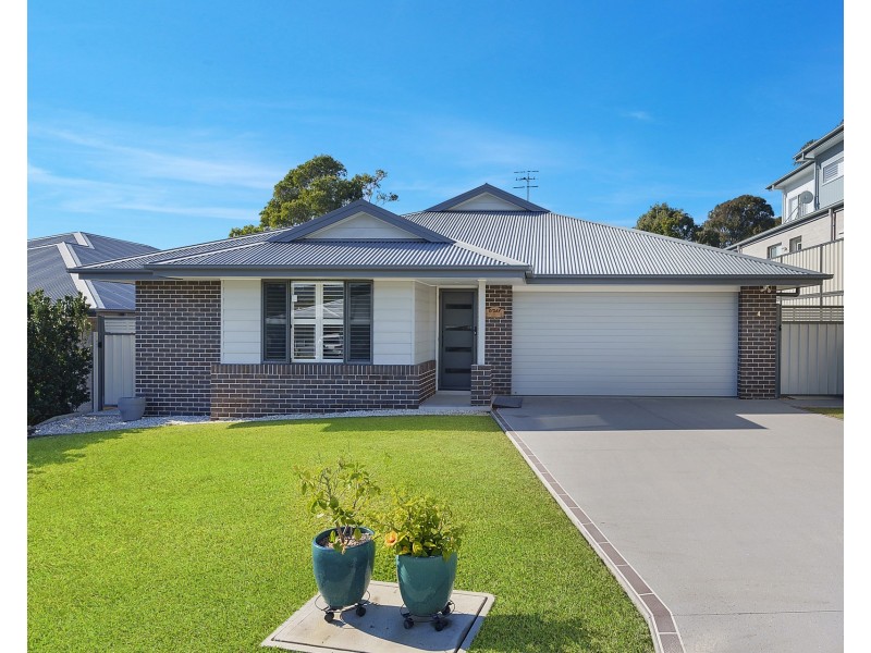 4 Ella Close, Bonny Hills NSW 2445