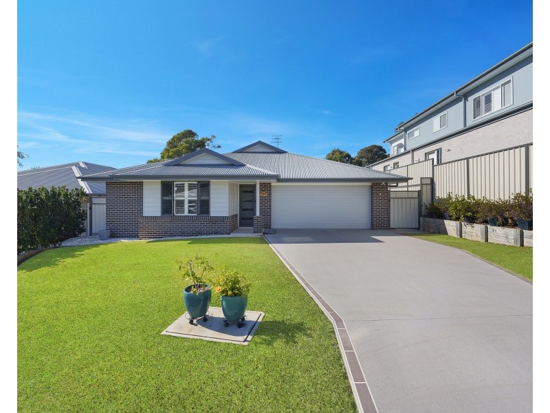 4 Ella Close, Bonny Hills NSW 2445