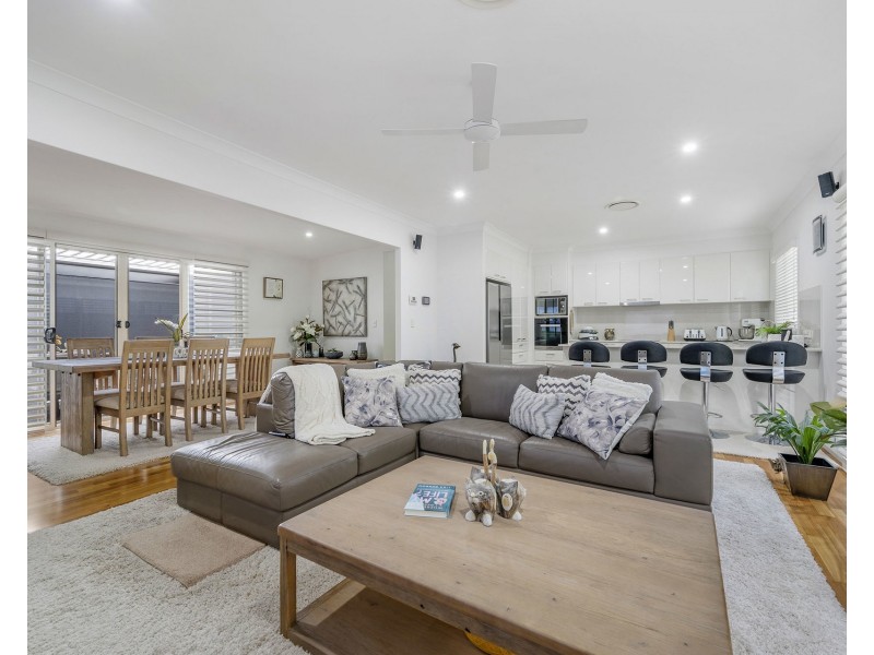 32 Southern Ocean Street, Lake Cathie NSW 2445