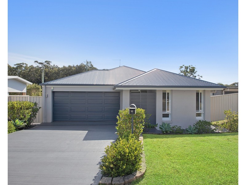10 Ella Close, Bonny Hills NSW 2445