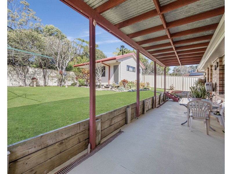 42 Tallong Drive, Lake Cathie NSW 2445