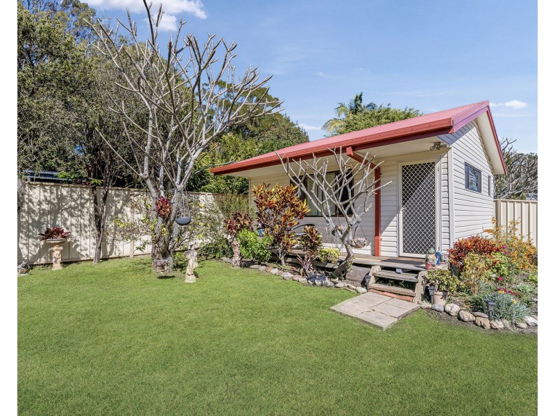 42 Tallong Drive, Lake Cathie NSW 2445