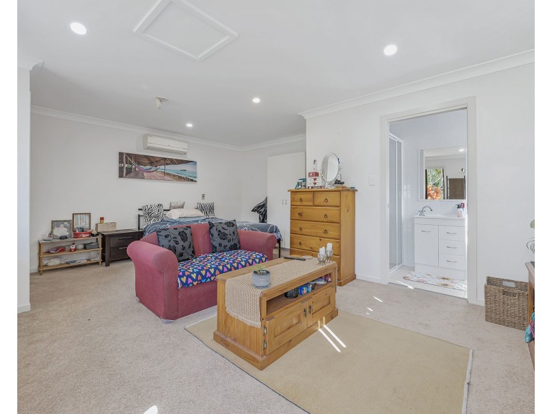 42 Tallong Drive, Lake Cathie NSW 2445