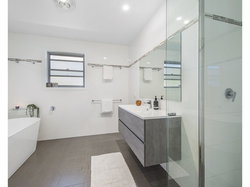 9 Nevis Street, Lake Cathie NSW 2445