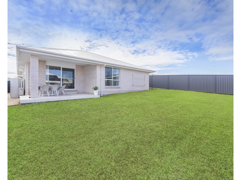 12 Antilles Way, Lake Cathie NSW 2445