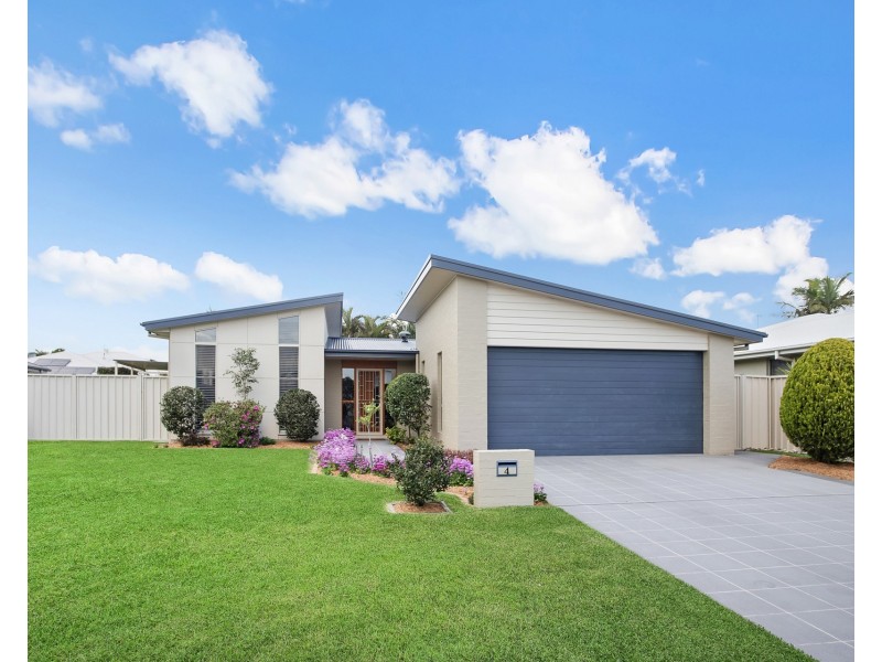 4 Magellan Place, Bonny Hills NSW 2445