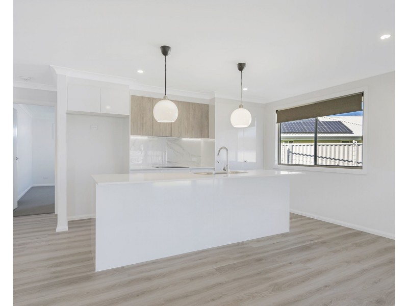 11 Wallum Drive, Lake Cathie NSW 2445