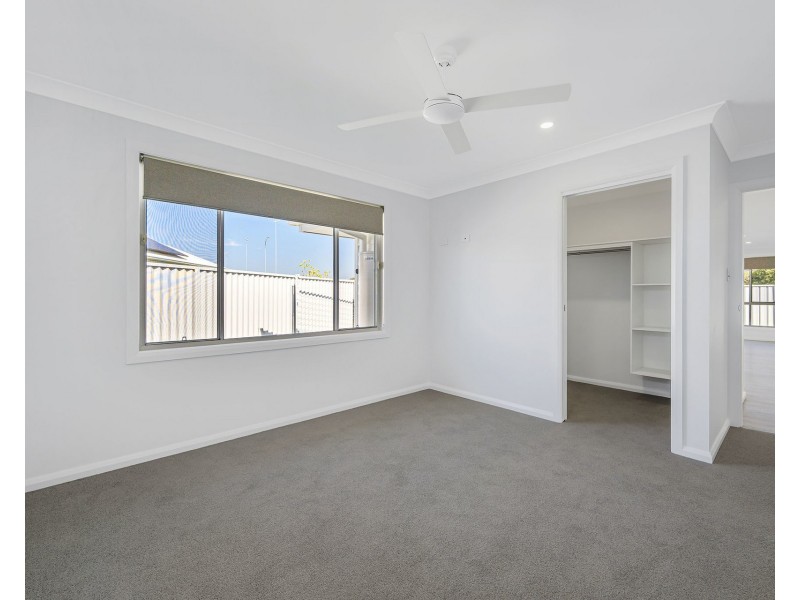 11 Wallum Drive, Lake Cathie NSW 2445