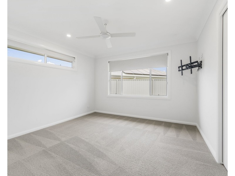 11 Wallum Drive, Lake Cathie NSW 2445