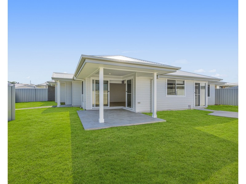 11 Wallum Drive, Lake Cathie NSW 2445