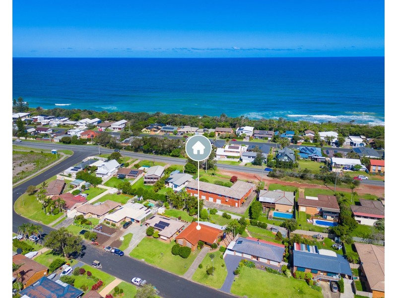 14 Fiona Crescent, Lake Cathie NSW 2445