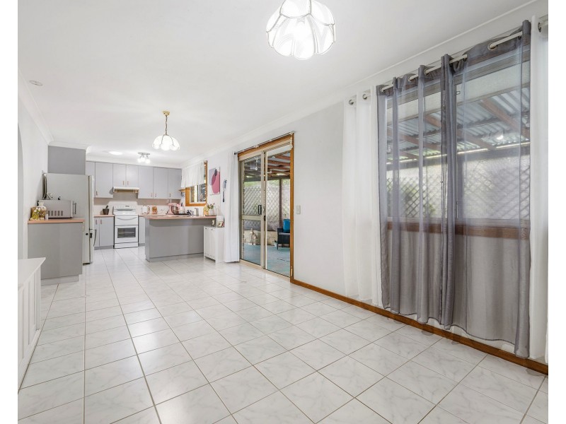 14 Fiona Crescent, Lake Cathie NSW 2445