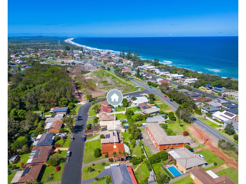 14 Fiona Crescent, Lake Cathie NSW 2445
