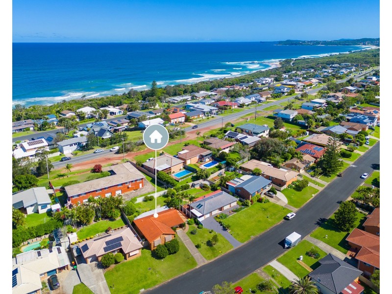 14 Fiona Crescent, Lake Cathie NSW 2445