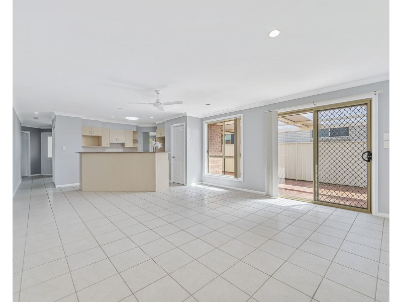 16 Bligh Place, Lake Cathie NSW 2445