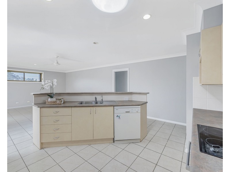 16 Bligh Place, Lake Cathie NSW 2445