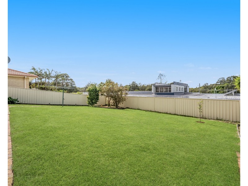 16 Bligh Place, Lake Cathie NSW 2445