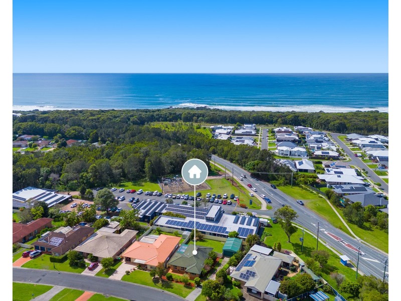 16 Bligh Place, Lake Cathie NSW 2445