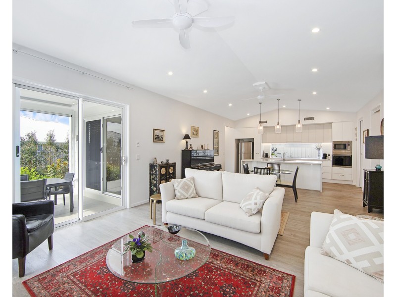 4 Aquamarine Lane, Lake Cathie NSW 2445