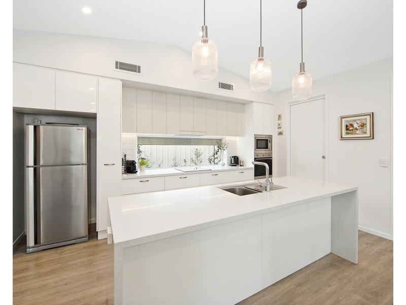 4 Aquamarine Lane, Lake Cathie NSW 2445