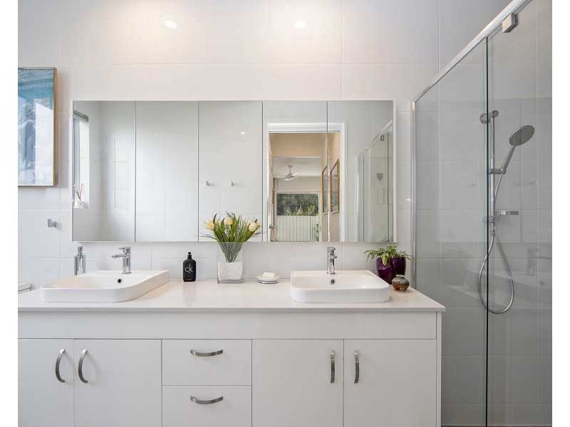 4 Aquamarine Lane, Lake Cathie NSW 2445