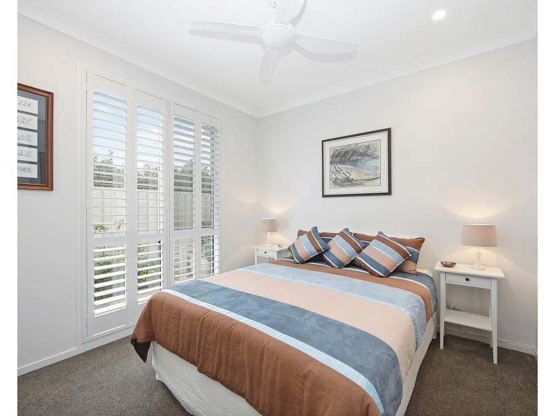 4 Aquamarine Lane, Lake Cathie NSW 2445