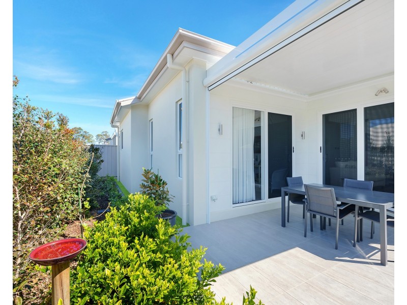 4 Aquamarine Lane, Lake Cathie NSW 2445