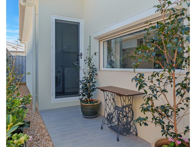 4 Aquamarine Lane, Lake Cathie NSW 2445