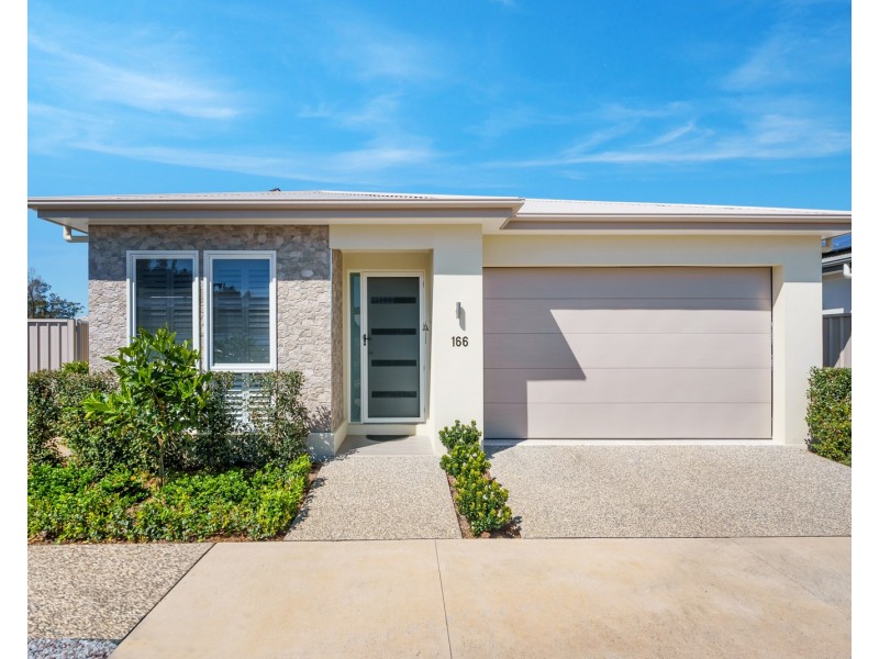 4 Aquamarine Lane, Lake Cathie NSW 2445