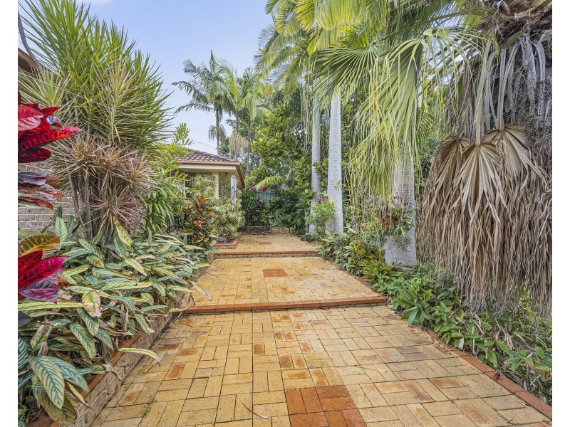 9 Banjora Place, Lake Cathie NSW 2445