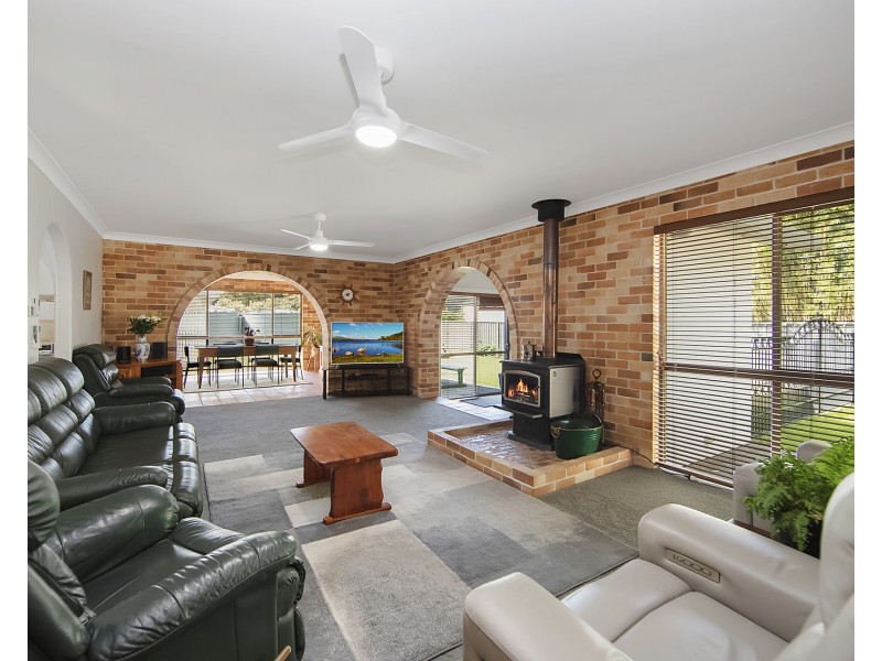 3 Beach Street, Dunbogan NSW 2443