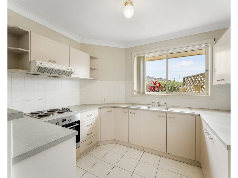 1/70 Fiona Crescent, Lake Cathie NSW 2445