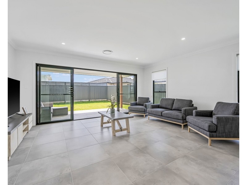 34 Vernon Circuit, Kew NSW 2439