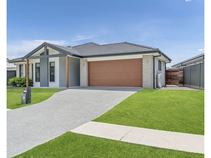 34 Vernon Circuit, Kew NSW 2439