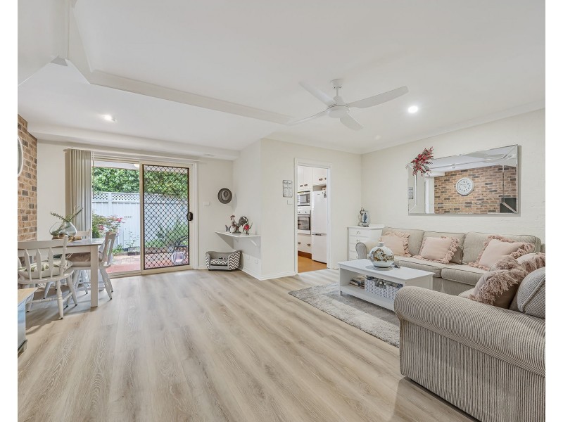 3/8 Bundella Avenue, Lake Cathie NSW 2445