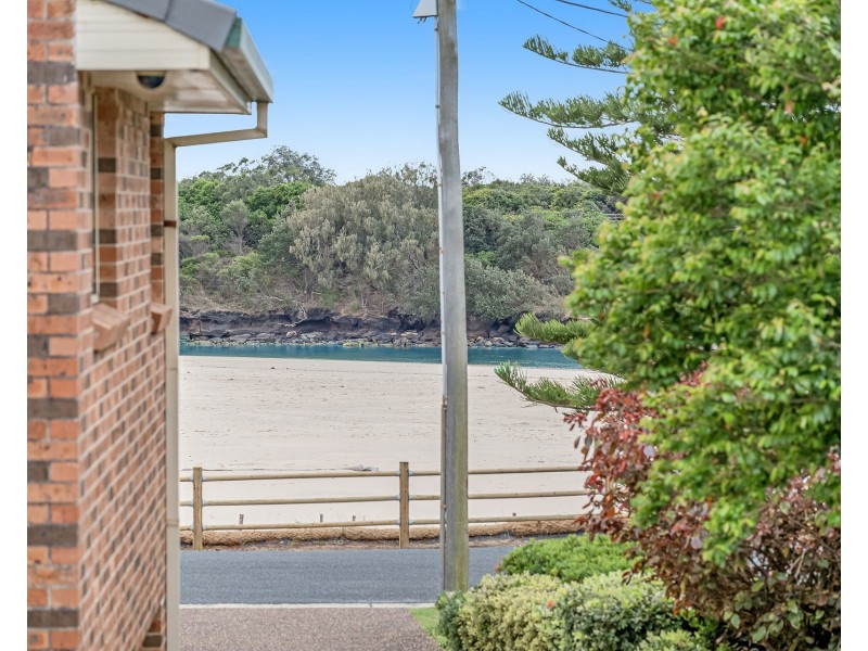 3/8 Bundella Avenue, Lake Cathie NSW 2445