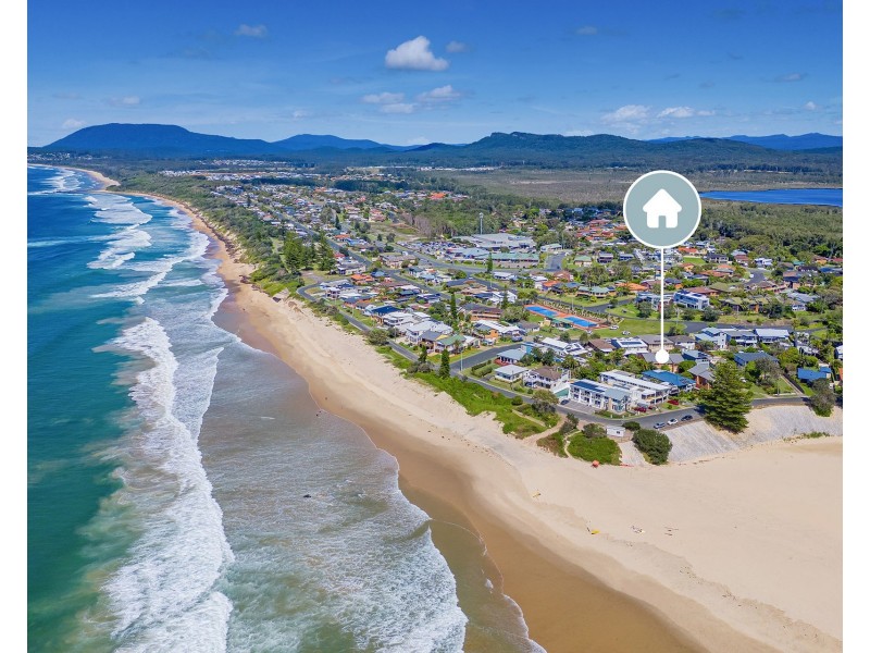 3/8 Bundella Avenue, Lake Cathie NSW 2445