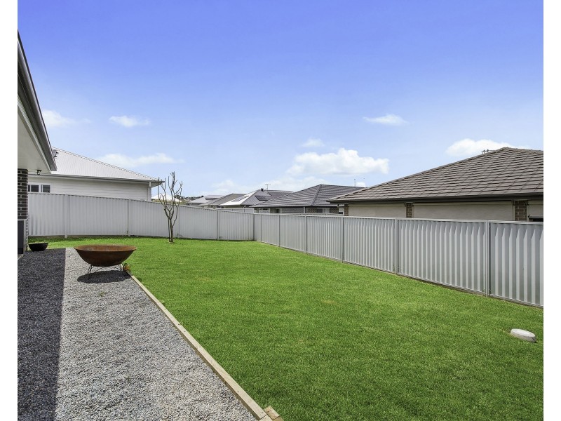 6 Barbuda Way, Lake Cathie NSW 2445