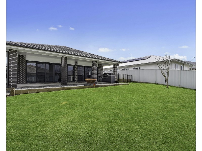 6 Barbuda Way, Lake Cathie NSW 2445