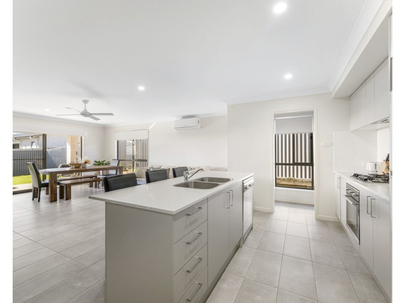 8 Anegada Road, Lake Cathie NSW 2445