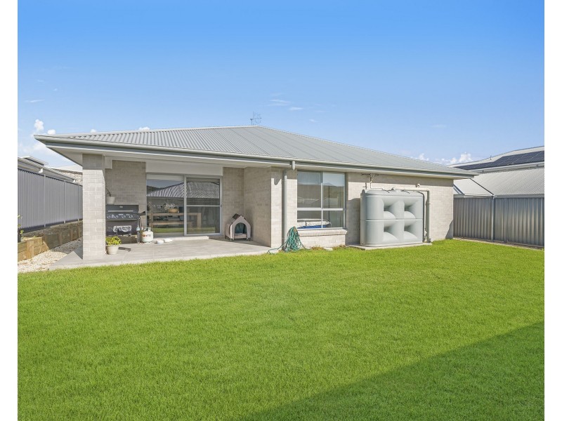 8 Anegada Road, Lake Cathie NSW 2445