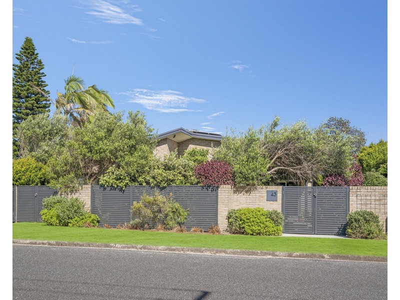 1580 Ocean Drive, Lake Cathie NSW 2445