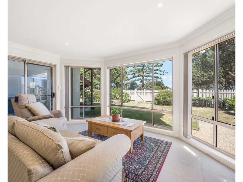 30 Chepana Street, Lake Cathie NSW 2445