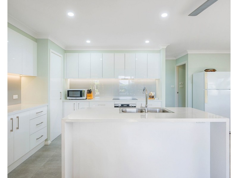 30 Kendall Crescent, Bonny Hills NSW 2445