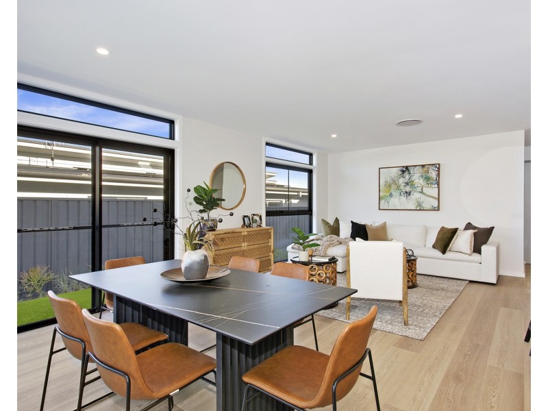 21 Tobago Parade, Lake Cathie NSW 2445